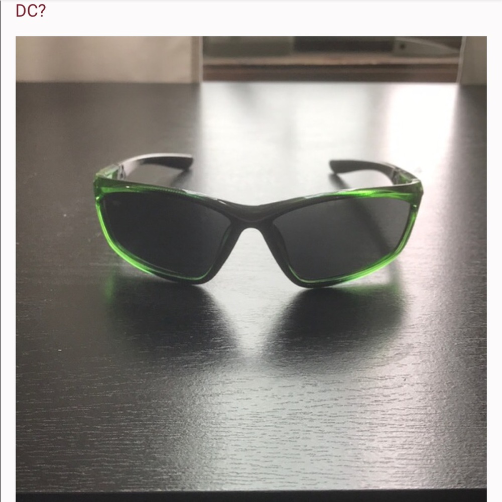 Men’s Green & Black Sports Sunglasses